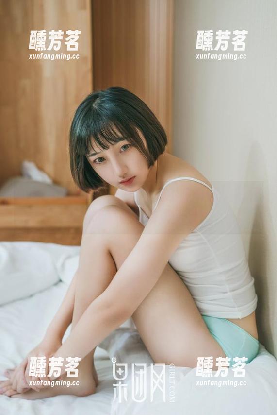 GIRLT果团网 - 在裤里丝的世界里，陈秋雨用写真把你带到别处！