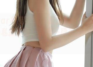 MFStar模范学院 – 跟随Jennanni_Jen黑色私拍套图，开启一段美妙而神秘之旅！