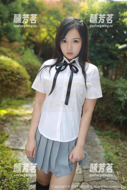 MFStar模范学院 - Manuela玛鲁娜的比基尼写真集分享：阳光下的身影，轻松惹人瞩目！
