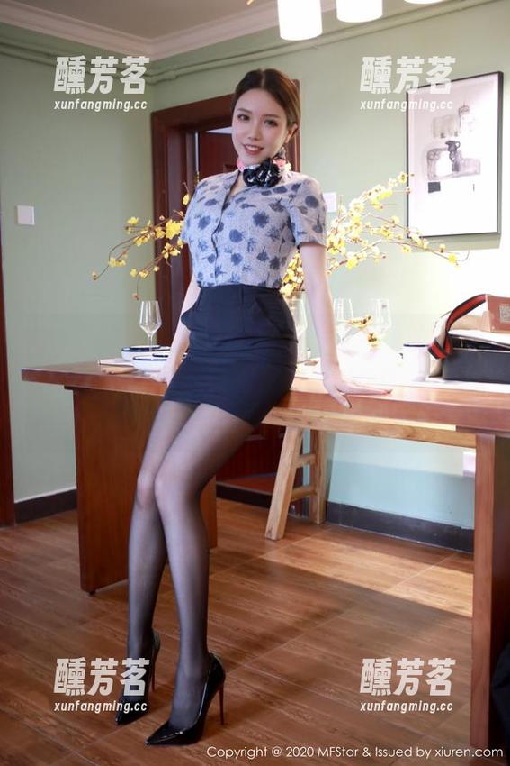 MFStar模范学院 - 艾莉Evelyn的校服写真集来袭！分享我们的校园情怀，穿校服时绝对不只为学习！