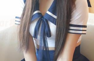 MFStar模范学院 – 我的草莓兔兔女友，私拍的镜头下似乎藏着一个故事