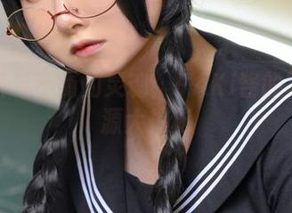 牛仔裤与不羁的灵魂：PAKI酱的写真资源大揭秘