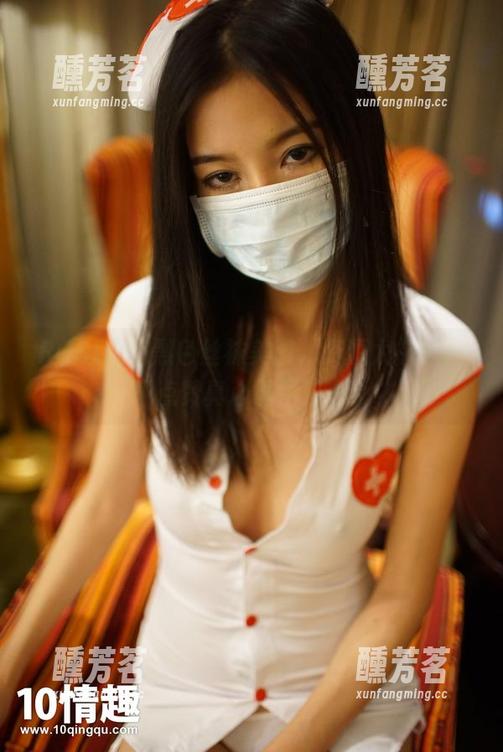 ROSI长筒黑色丝袜美图，资源太撩人，不点赞真心说不过去！