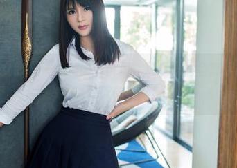 TuiGirl推女郎 – 一件和服的价值，难道只需全套下载吗？何奕恋告诉你答案！