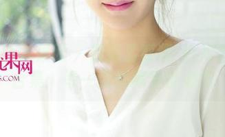 UGirls尤果网 – 偶遇孟狐狸·白衬衫美图合集：每一张都藏着小心思