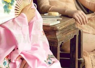 UGirls尤果网 – 游子熙旅拍：图库里的故事，下载前请认真考虑你能承受多少美感