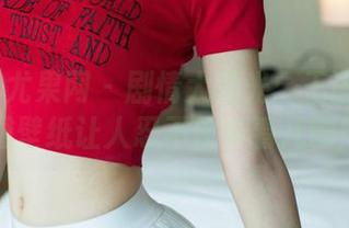 UGirls尤果网 – 剧情大曝光：王语纯的美图壁纸让人忍不住多看几眼！