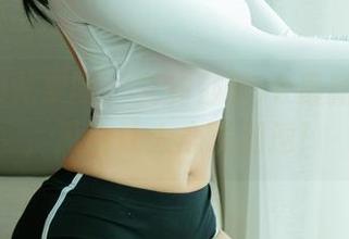 UGirls尤果网 – 艾霓莎的JK最新作品集，简直让人心跳加速！