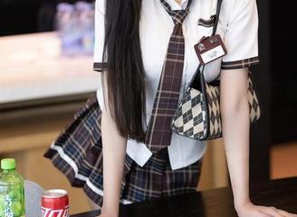 XIAOYU语画界 – 精选徐莉芝水手服套图——大海的味道，捎带点青春的气息。
