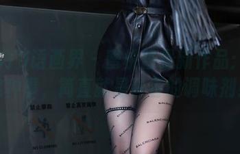 XIAOYU语画界 – 蜜桃酱最新作品：校服这种事，简直就是青春的调味剂！