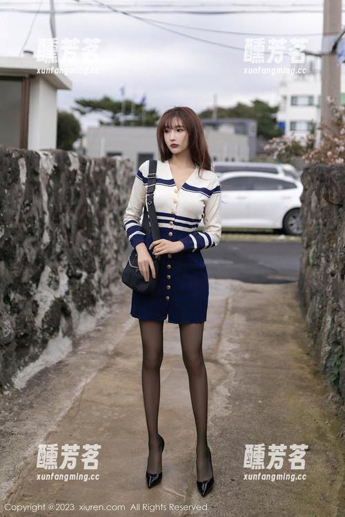 Xiuren秀人网 - 当乔伊joy遇到她的女友们，精选图包让你沉浸在不同的情绪中