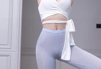 Xiuren秀人网 – 何嘉颖女友：原图里有种让人沦陷的力量！