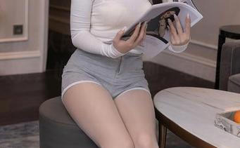 Xiuren秀人网 – 在线图集——养乐多DoDo的天使，也有俏皮瞬间，宅在家也能乐开怀！