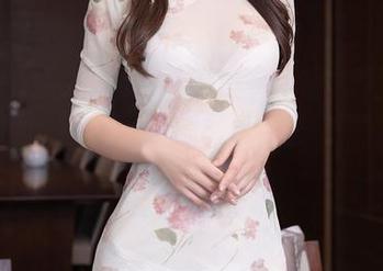 Xiuren秀人网 – 连衣裙的风情，大琪琪Emily的风采，这张图片你绝对不能错过，记得下载！