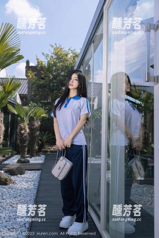 Xiuren秀人网 - 妲己_toxic的女友写真分享：今天也要在微风中穿行！