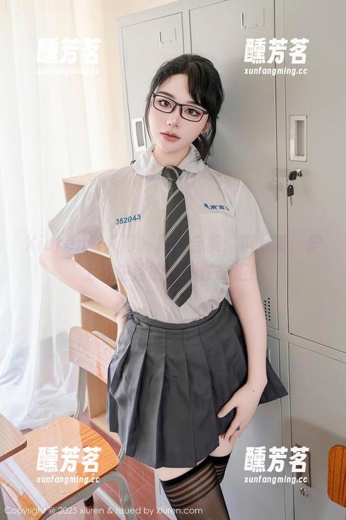 Xiuren秀人网-李七喜 Xiuren秀人网 - 原图合集:李七喜,护士与生活的戏剧性交汇!