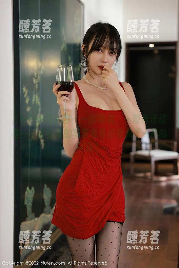 Xiuren秀人网 - 一副眼镜，一段高清旅程——李可可的写真集带你看见不一样的宇宙！