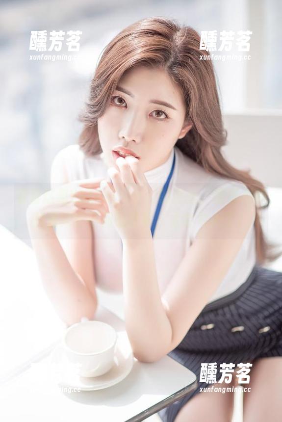 看看这组Yebin(전예빈)的肉丝，原图和照片是完全不同的故事，太会勾人了！