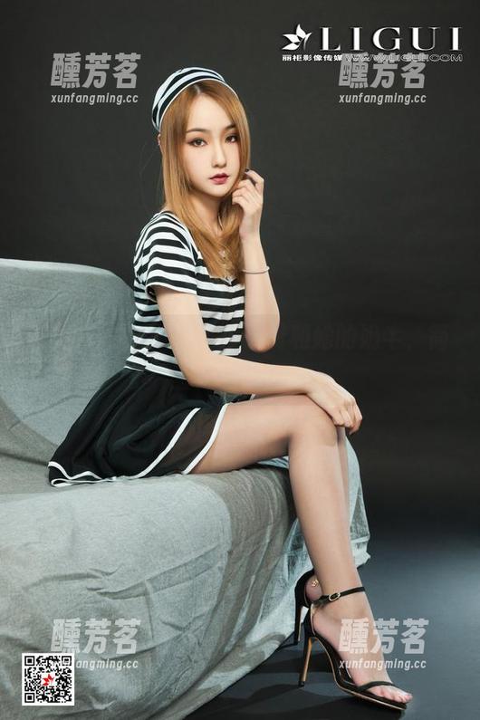 丽柜 - 美图分享：小智贤和她的奶牛，简直是画中画！