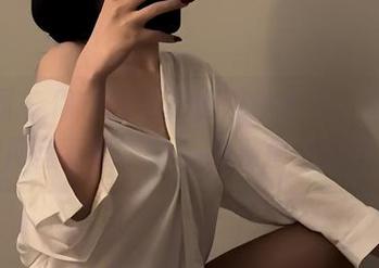 微密圈 – 保守的二舅妈黑丝全集，拿起鼠标网盘下载，一起感受那个氛围！