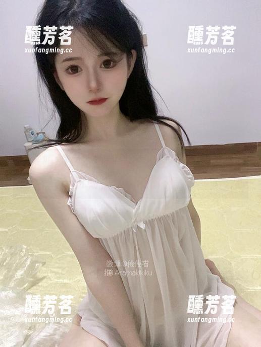 倦倦喵的女同事图集：轻轻一点，下载这份畅快随意的时光。