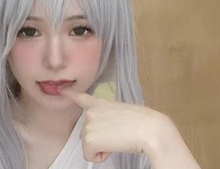 哈喽，倦倦喵带你看兔女郎写真，丢掉的不是烦恼，是严肃！