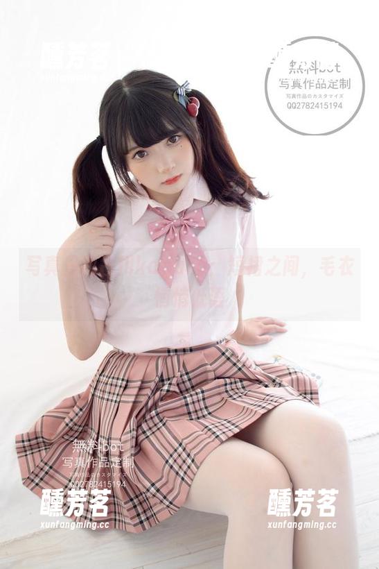 写真里的古川kagura：短裙之间，毛衣悄悄低语
