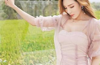 嗲囡囡 – 芷儿Momoko的写真更新：这个女孩的每一帧都像是倒带的时光，让我想说些什么…