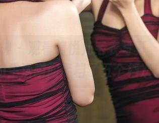 头条女神 – 观看信悦儿毛衣写真，感觉我的生活瞬间高档了五个档次！