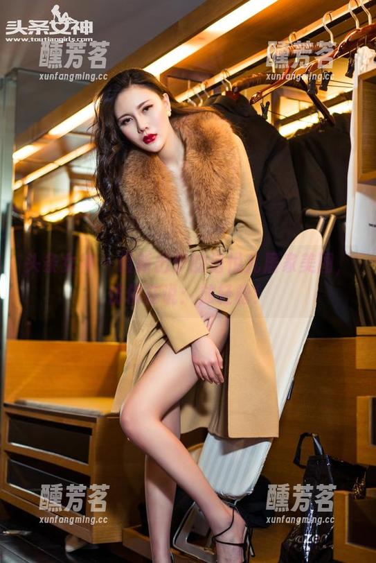 头条女神 - 最新出炉的信悦儿居家美图，仿佛在说：放轻松！