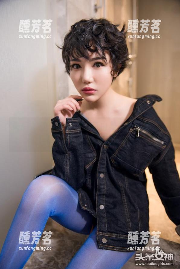 头条女神 - 图片里的李由美：校服穿搭，竟然比你当年的班花还销魂！