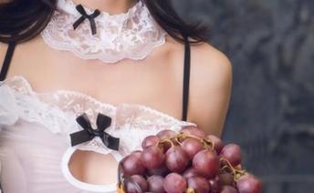 头条女神 – 松果儿的美腿照，大家快来上前围观！腿部风光无限好啊！
