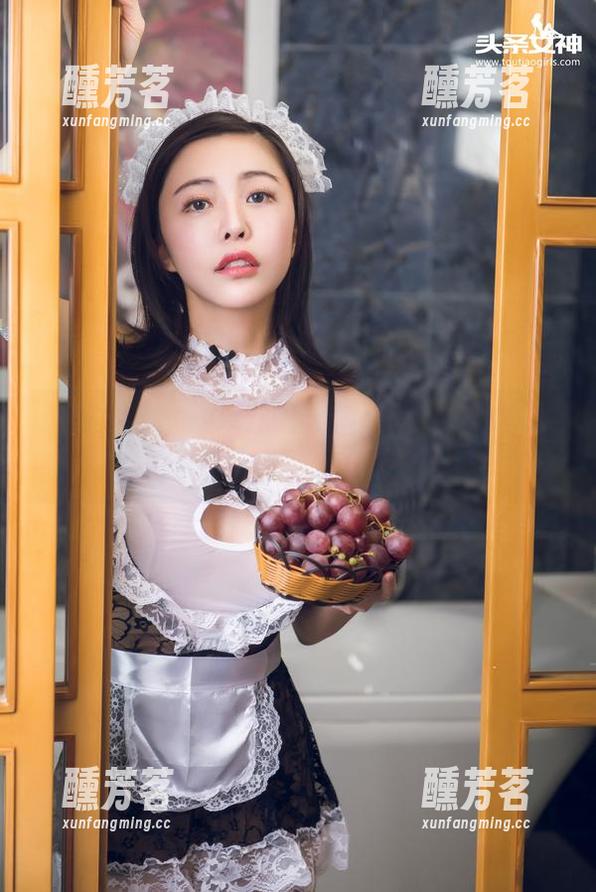 头条女神-松果儿 头条女神 - 松果儿的美腿照,大家快来上前围观!腿部风光无限好啊!