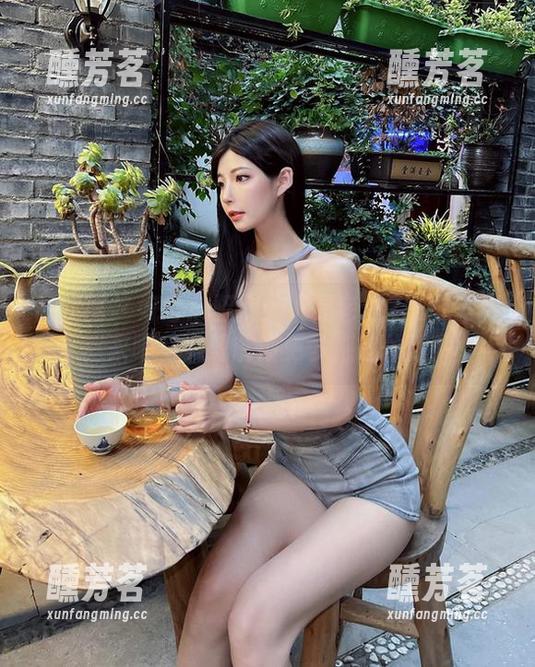 微密圈 - 好奇心驱使：妮是老虎2021写真，来吧，下载解锁更多感官体验！
