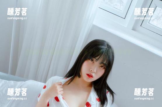 想知道宋哈娜短裙写真藏了多少故事吗？快来分享！