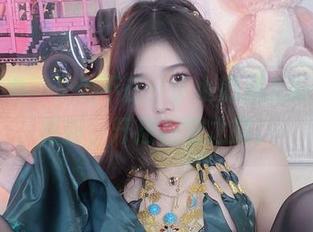 黑白魔力，无处不在：小小奶瓶儿新作品集更新，开启视觉之旅。