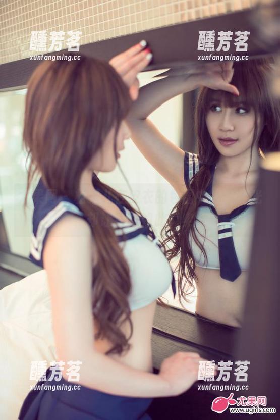 尤果网 - 松果儿在皮衣的包围中，无圣光却让写真如此真实