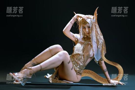 “假装冷静看岛田云溪的旗袍福利写真，心里却其实激动得不要不要的！”；