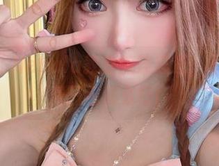 在彩芸_Nebula教室流连忘返，不下载免费图包怎么行！