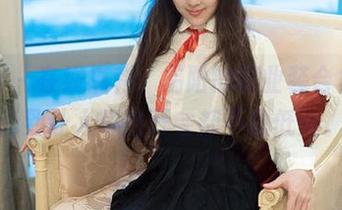 推女郎 – 在线福利：易阳的职业装合集，时尚到让人每次开会都不想低头。