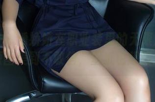 推女郎 – 潘娇娇在职业装里的无限魅力：原图美到不敢信，壁纸也超强！