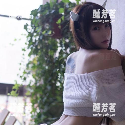 星野咪兔 更新!星野咪兔带来的白丝写真,简直是视觉的甜蜜负担