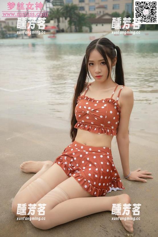 梦丝女神 - 在白色的光辉下：莹仙女绝美照片合集，快来一睹为快！