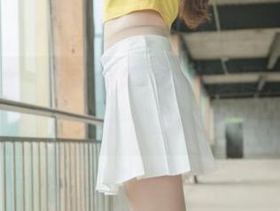梦丝女神 – 魏婷婷网袜私拍美图，来感受一下‘格子间里的风’！