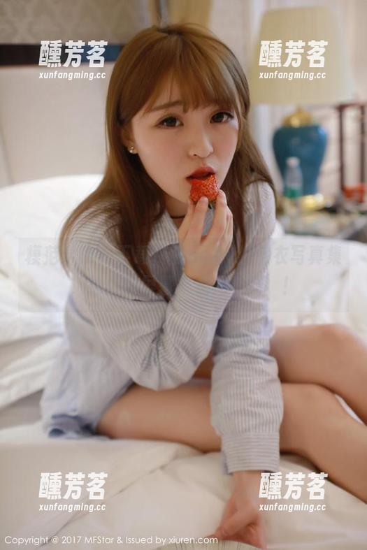 模范学院 - 下载佟蔓baby的皮衣写真集，给你的屏幕来点儿‘酷’！