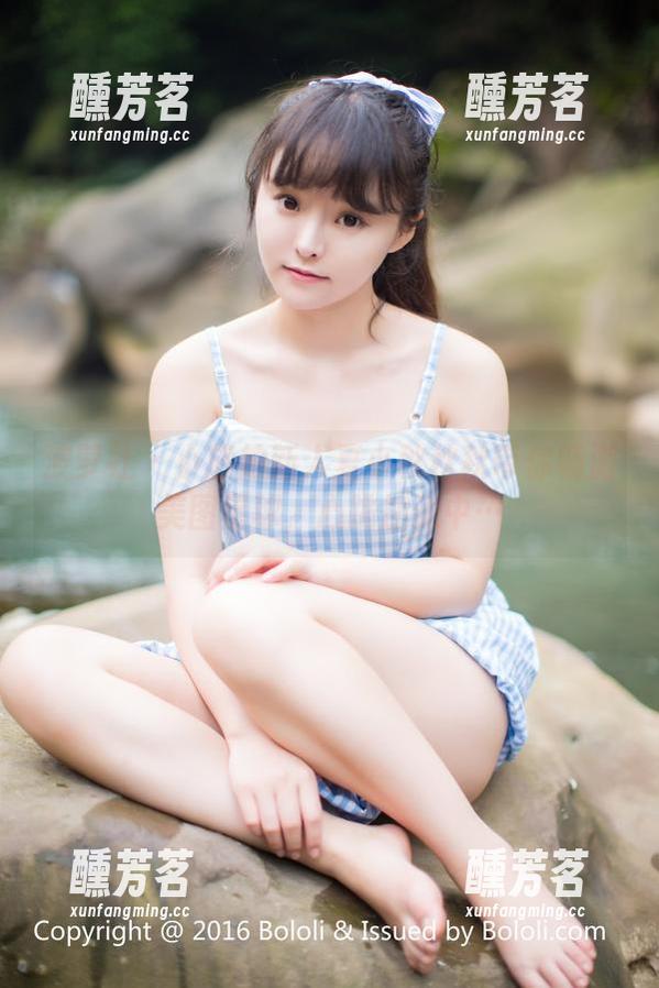 波萝社 - 小旅拍新人夏小秋秋秋带你畅游美图星球，心跳加速中…