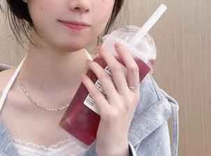 炸酱沐沐美腿写真：网盘放养的极致诱惑，想看吗？