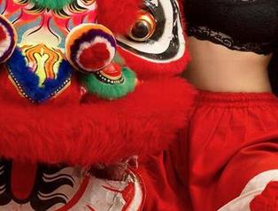 爱尤物 – Angela楚楚的私拍：和服洒下的光影，让我有种说不出的悸动…
