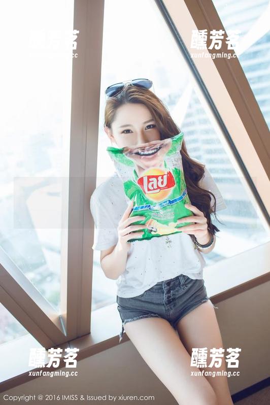 爱蜜社 - 梦心玥学姐带来的原图，壁纸质感比我的生活还要高级！