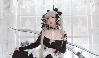 在白色死库水中，猫田圣奈奈悄悄释放福利，简直是视觉的好物！